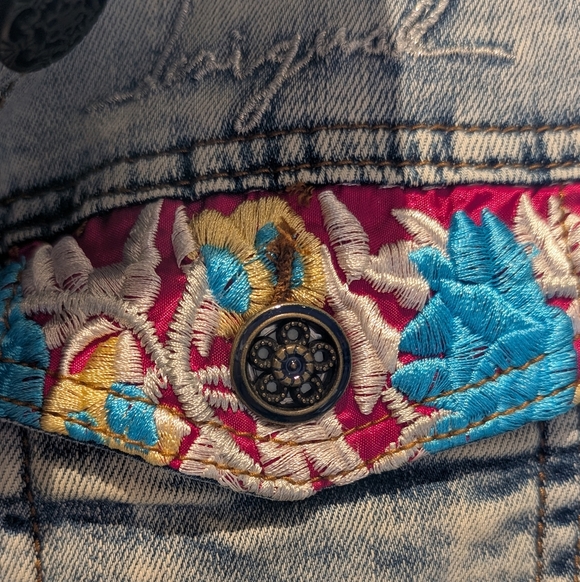 Desigual Embellished Light Wash Denim Jacket with Multicolor Floral Sleeves - Picture 3 of 9